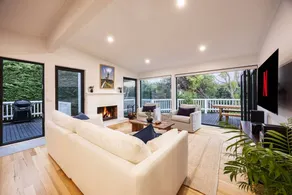 Child-friendly holiday home with garden, barbeque & fast internet - Image 4