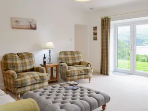 Family-friendly cottage with BBQ & garden | Sea view - Image 3