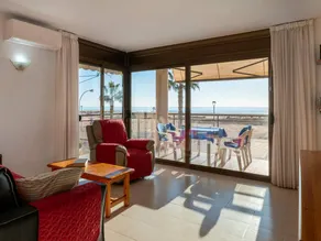 Flat with pool - Image 4
