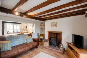 Cottage with garden - Image 3