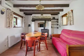 Gîte Le Petit Promenant: Private Terrace, Garden & Wi-Fi in La Bazoque - Image 3
