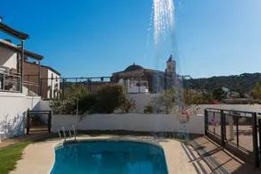 Maison de vacances avec jardin, piscine et terrasse | Vue jardin | Parfaite pour le travail à distance - Image 2