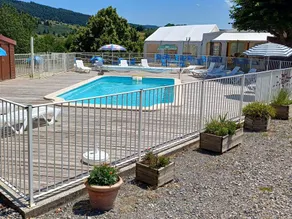 Gemütliches Mobilheim mit Terrasse und beheiztem Pool | Haustiere erlaubt - Image 2