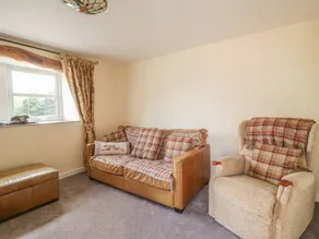 Family-friendly pleasant cottage - Image 3