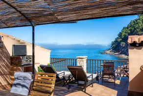 Cozy Cottage with Extraordinary Location Near the Sea - Image 2