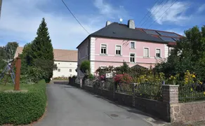 Apartment with barbeque & garden - Image 2