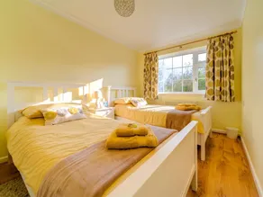 Holiday home with garden - Image 5