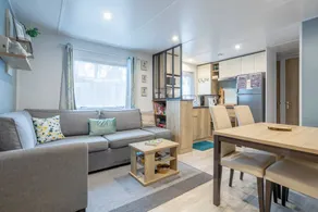 Mobile Home 'Tout Confort Bora Bora' with Shared Pool, Private Terrace and Private Garden - Image 3
