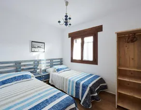 Ferienhaus mit Terrasse, Grill und Garten | Bergblick - Image 5