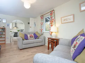 Cottage with garden - Image 4