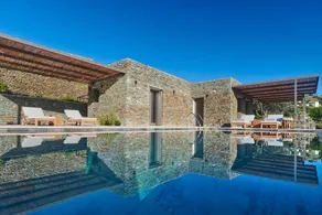 Agréable villa adaptée aux familles avec jardin, piscine privée et terrasse | Vue plage - Image 4