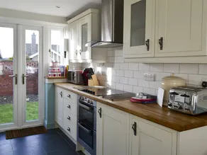 Cottage with terrace & garden | Sea view - Image 5
