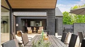 Family-oriented big house with garden, pool & barbeque | Pets allowed - Image 2
