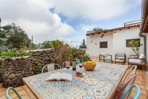 House with private pool, terrace & garden - Image 2