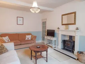 Family-oriented cottage with garden | Dogs allowed - Image 2