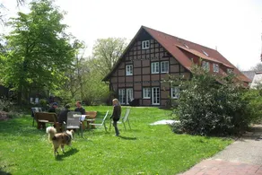 House with garden - Image 3