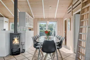 Family-friendly lovely holiday home with sauna, hot tub & terrace - Image 4
