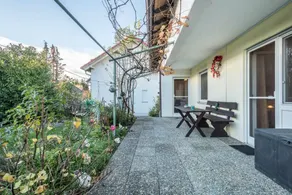 Flat with garden & terrace | Garden view - Image 2
