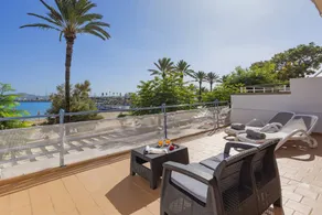 Fully equipped holiday apartment with terrace | Next to the beach - Image 3