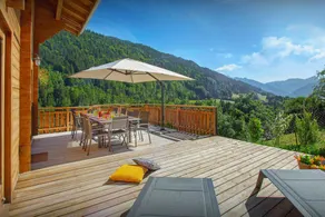 Family-oriented chalet with hot tub, garden & barbeque | Lake view | Good for workation | Dogs allowed - Image 2