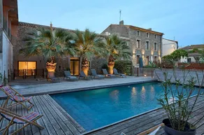 Fully equipped gite with heated pool, barbeque & terrace - Image 3