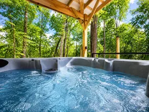 Cozy Yurt Hideaway with Tranquil Forest Surroundings in Murray, Kentucky - Image 2