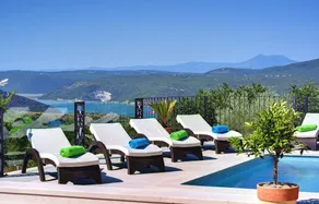 Villa con barbacoa, terraza y piscina - Image 4