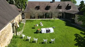 Holiday home with garden, private pool & BBQ | City view - Image 4