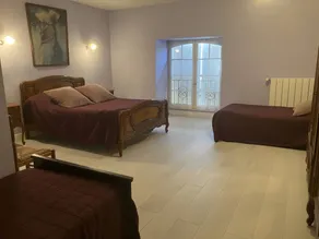 Guest Room 'Lavande 4 Persons' with Shared Pool, Shared Terrace and Wi-Fi - Image 2