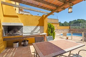 Gemütliches Ferienhaus mit privatem Pool, Grill und Terrasse | Bergblick | Haustiere erlaubt - Image 3