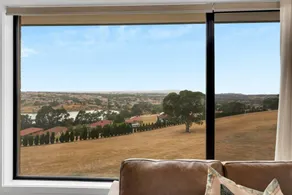 Fully equipped house with garden & hot tub - Image 4