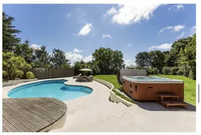 Family-oriented beautiful villa with jacuzzi, private pool & sauna | Beach view | Pet-friendly - Image 3