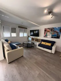 Beautiful Bungalow by the Beach - Image 3
