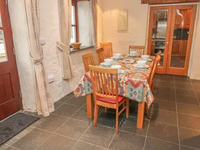 Family-friendly wonderful cottage with garden - Image 5