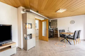 Flat with terrace | Garden view - Image 3