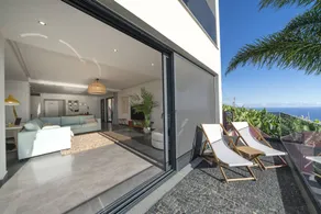 Villa avec terrasse, piscine privée et jacuzzi | Vue montagne - Image 2