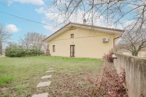 Apartment with garden & terrace | Mountain view - Image 3