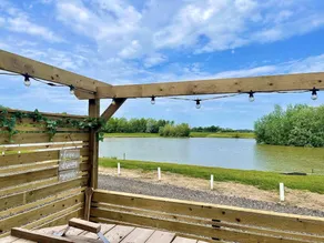 Lakefront Pod with Hot-Tub in England - Image 3