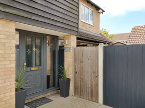 Cottage with garden - Image 2