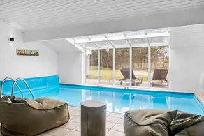 Holiday home with jacuzzi, BBQ & pool - Image 2