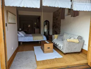 House with garden - Image 5