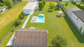 Appartement de vacances avec piscine, barbecue et terrasse | Vue jardin - Image 3