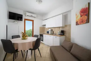 Fully equipped wonderful holiday apartment with barbecue, sauna & jacuzzi | Sea view | Pets are welcome - Image 5
