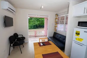 Children-friendly pleasant house with pool & garden - Image 3