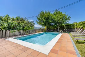 Familienfreundliches großzügiges Ferienhaus mit schnellem Internet, Terrasse und Grill | Bergblick | Haustiere sind willkommen - Image 2