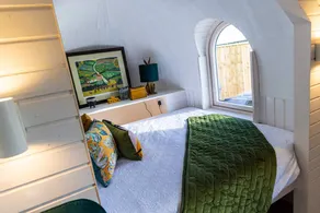 Pleasant cottage with hot tub & garden - Image 5