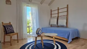 Flat with terrace - Image 2