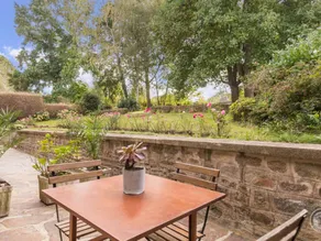 Independent studio with private terrace in Isigny-le-Buat - Image 3