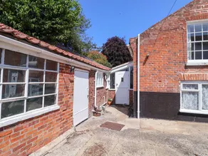 Family-friendly cottage with barbecue & garden | Dogs allowed - Image 3