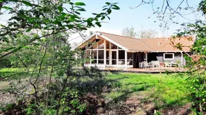 Pleasant holiday home with terrace, sauna & jacuzzi - Image 4